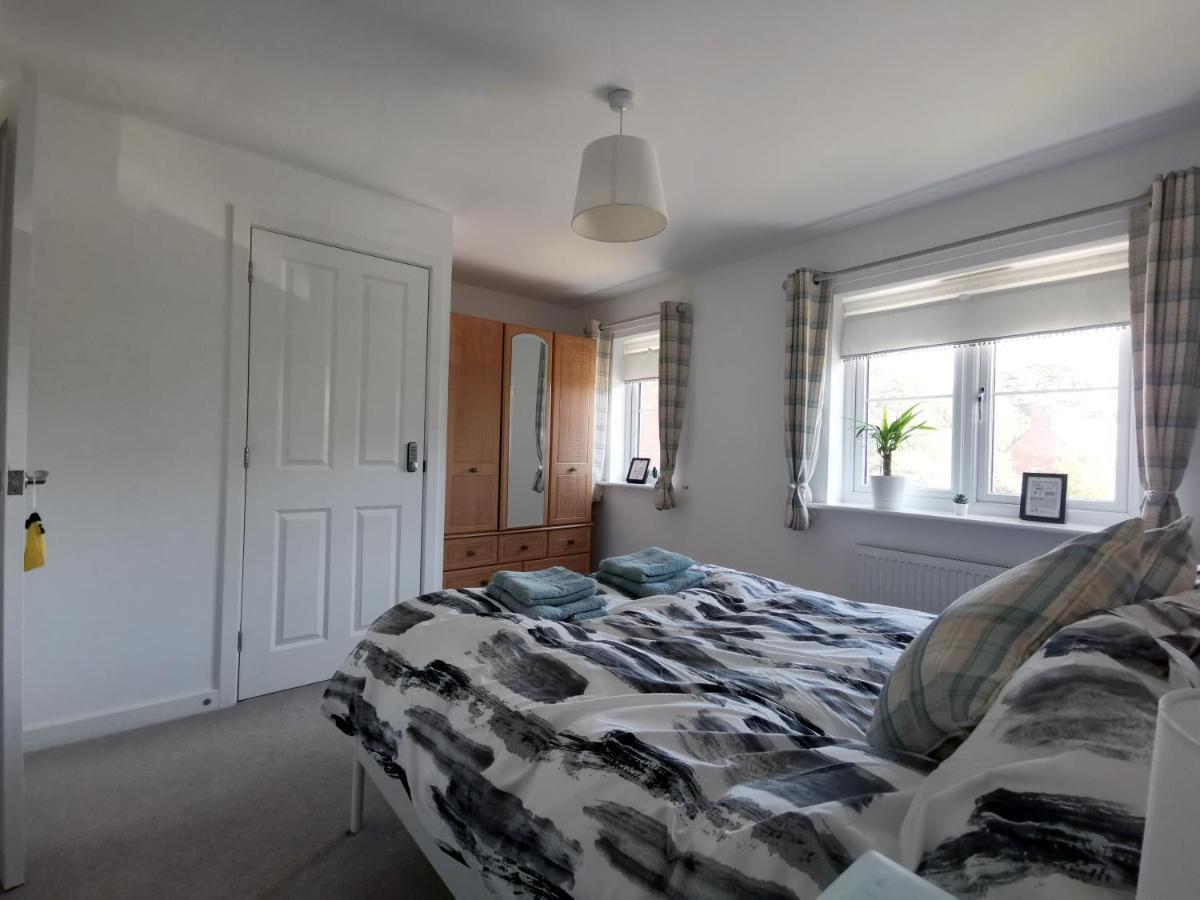2 Bedroom House With Free Parking Lyme Regis Exterior photo