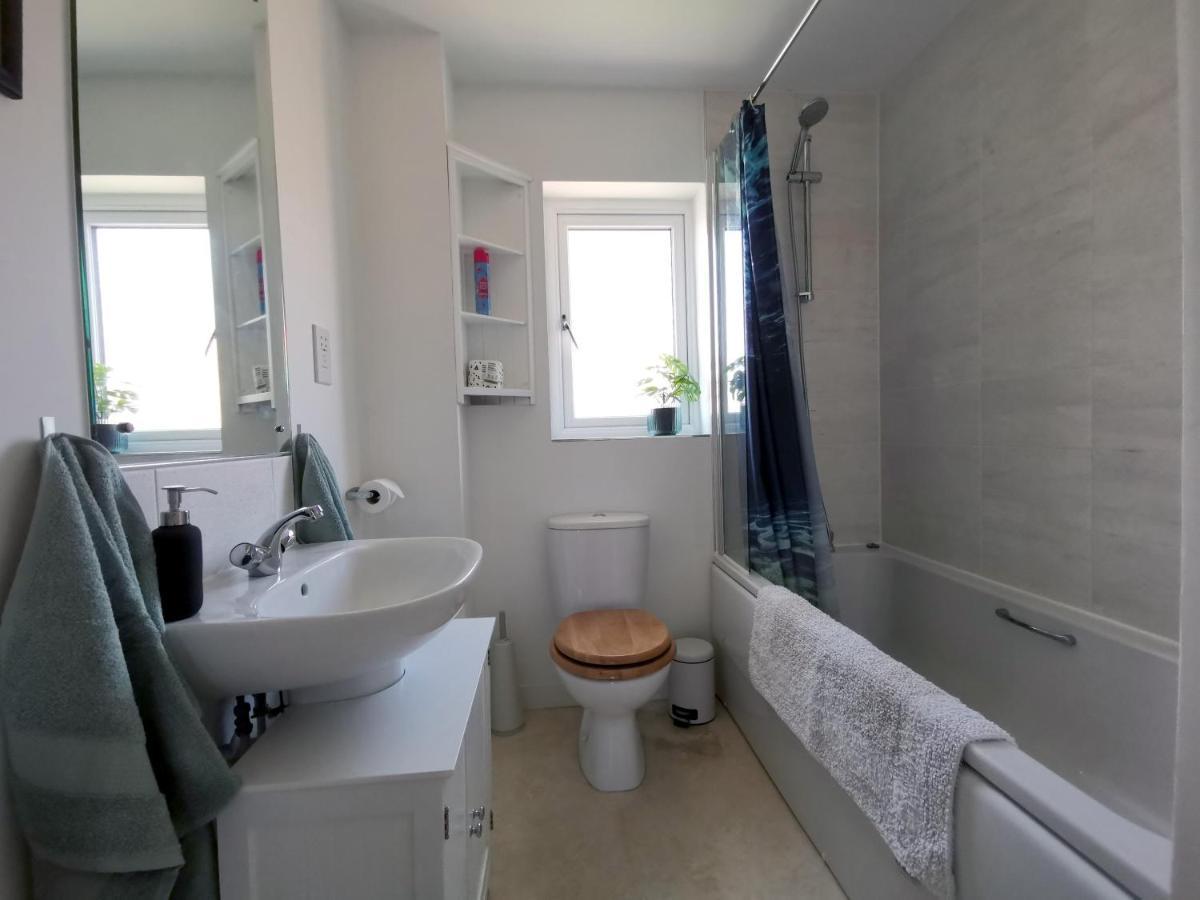 2 Bedroom House With Free Parking Lyme Regis Exterior photo