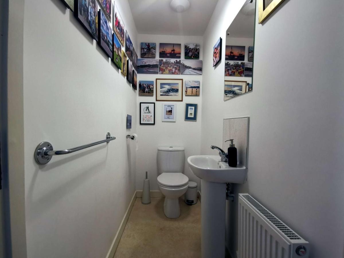 2 Bedroom House With Free Parking Lyme Regis Exterior photo