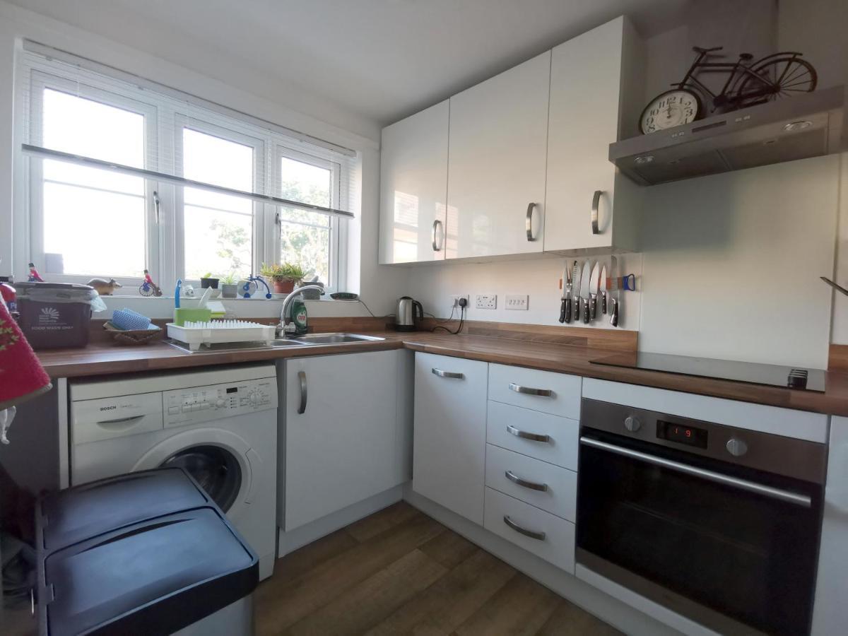 2 Bedroom House With Free Parking Lyme Regis Exterior photo