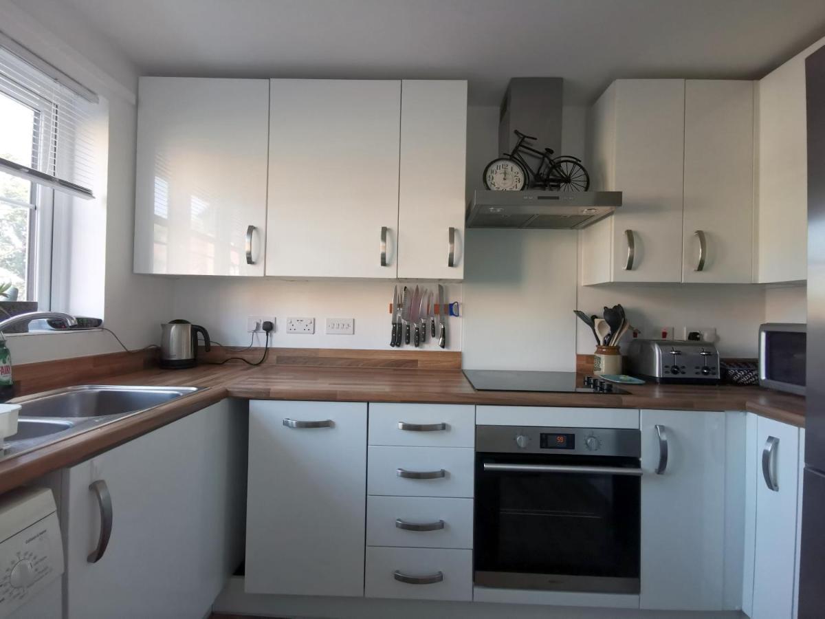 2 Bedroom House With Free Parking Lyme Regis Exterior photo